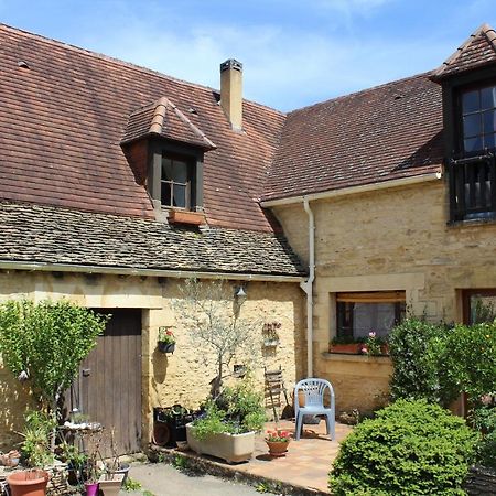 Halte Aux Places Marcillac-Saint-Quentin Luaran gambar