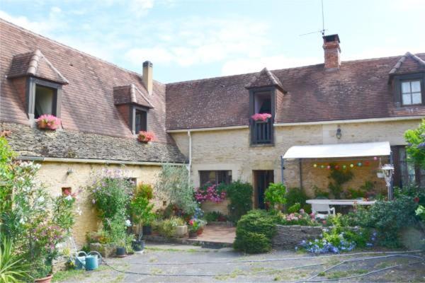 Halte Aux Places Marcillac-Saint-Quentin Luaran gambar