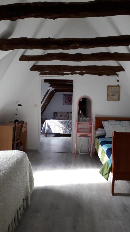 Halte Aux Places Marcillac-Saint-Quentin Luaran gambar