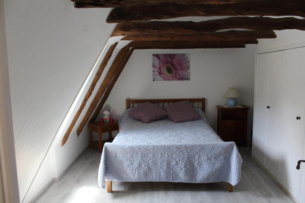 Halte Aux Places Marcillac-Saint-Quentin Luaran gambar