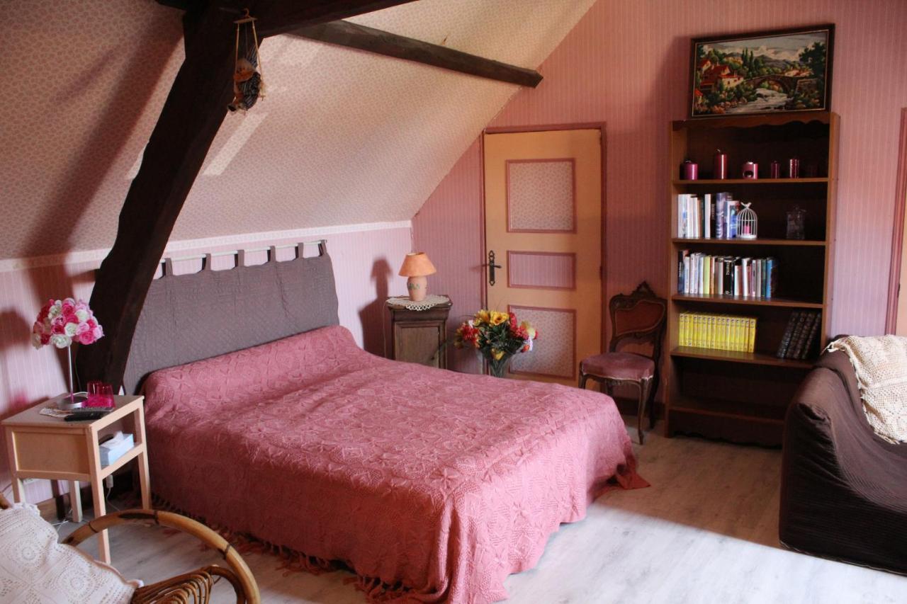 Halte Aux Places Marcillac-Saint-Quentin Luaran gambar